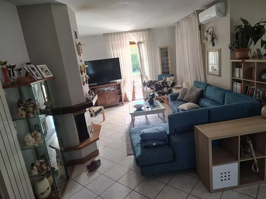 Immagine 16 di Villa in vendita  a Montignoso