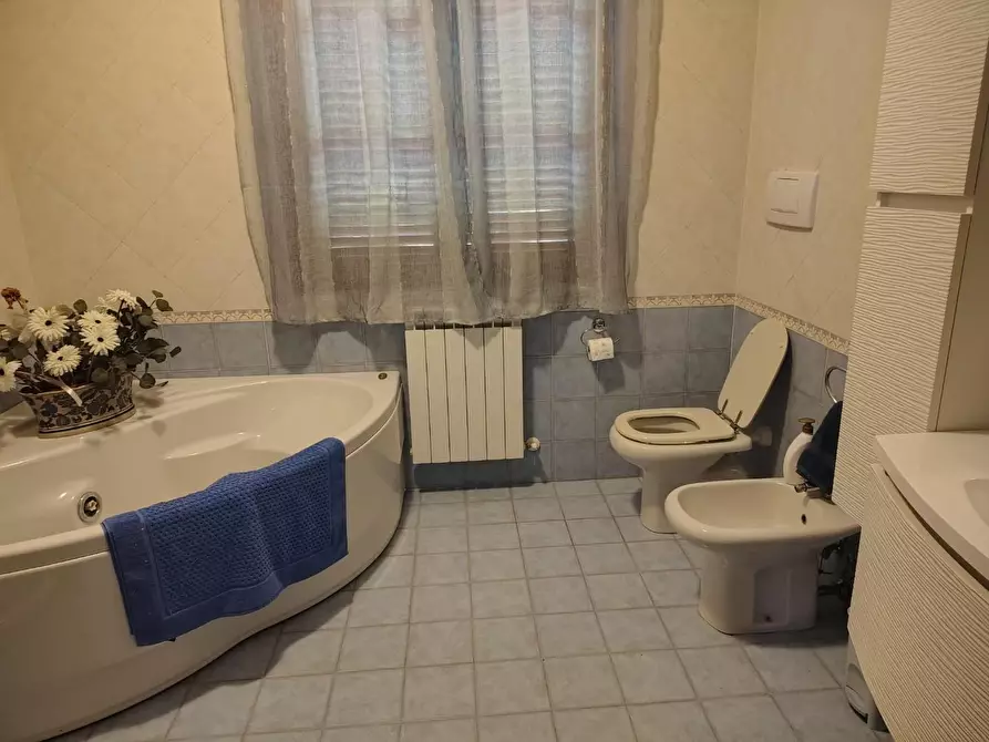 Immagine 9 di Villa in vendita  a Montignoso