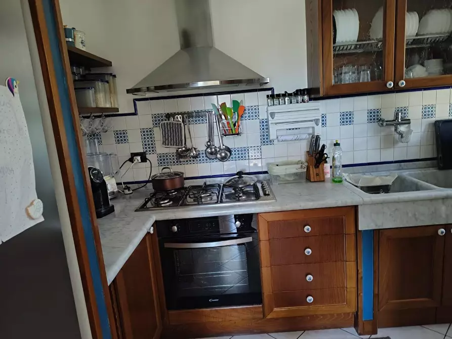 Immagine 10 di Villa in vendita  a Montignoso