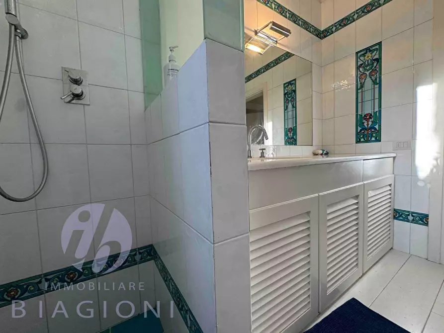 Immagine 24 di Villa in vendita  a Pietrasanta