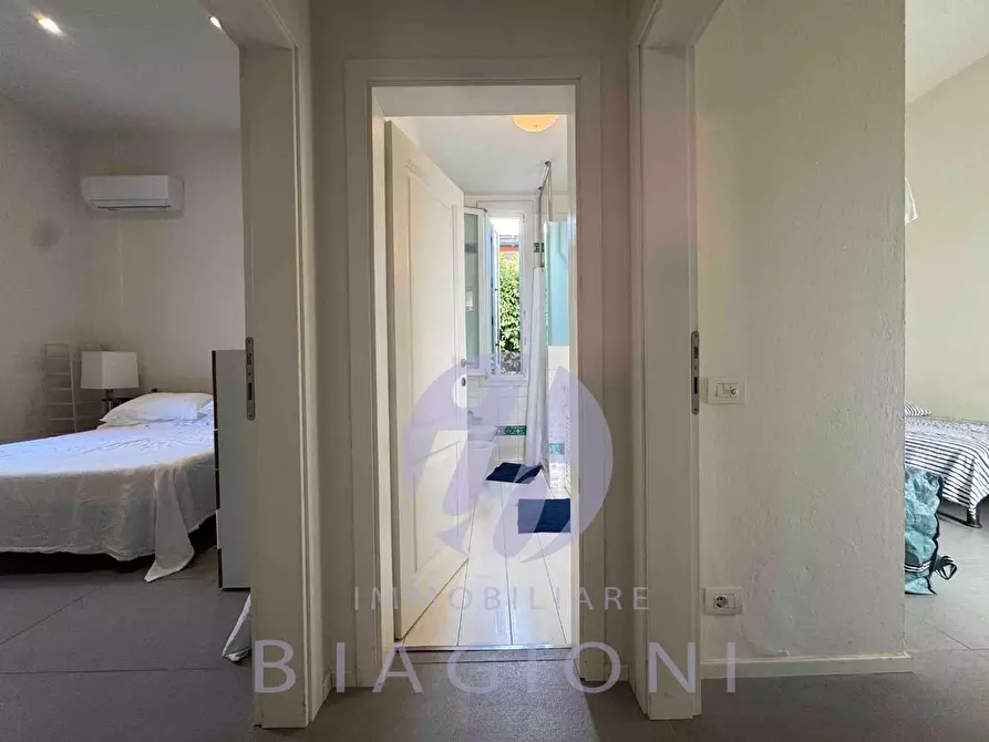 Immagine 26 di Villa in vendita  a Pietrasanta