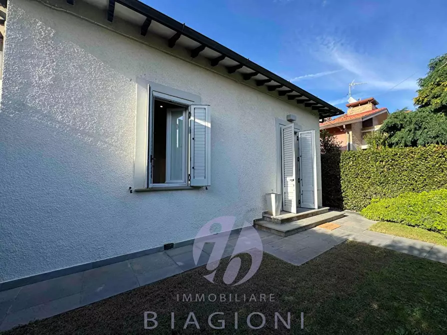 Immagine 8 di Villa in vendita  a Pietrasanta