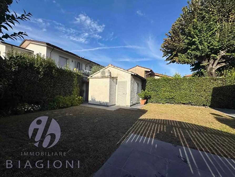 Immagine 27 di Villa in vendita  a Pietrasanta