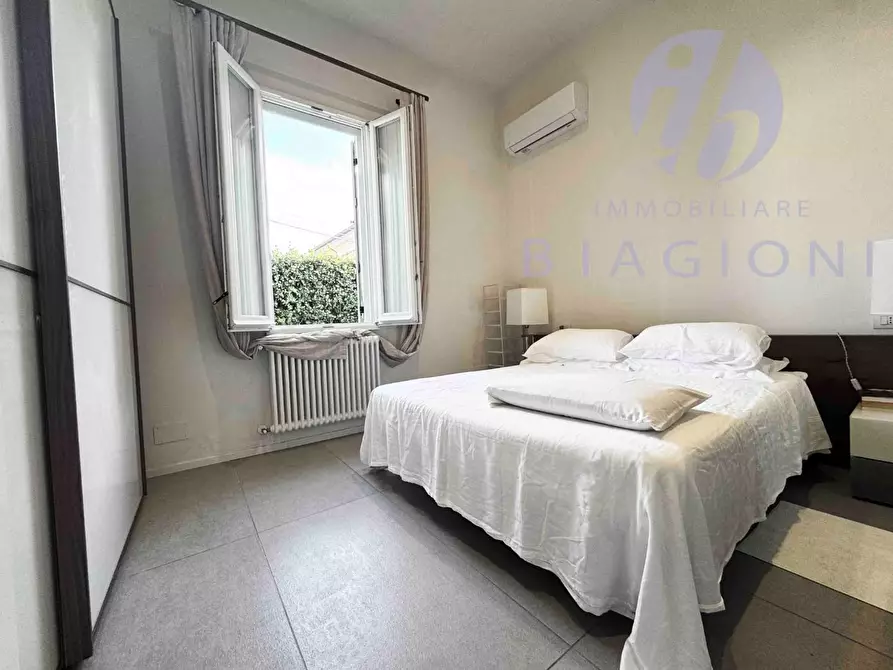 Immagine 18 di Villa in vendita  a Pietrasanta