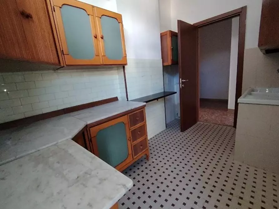 Immagine 13 di Appartamento in vendita  a Massa