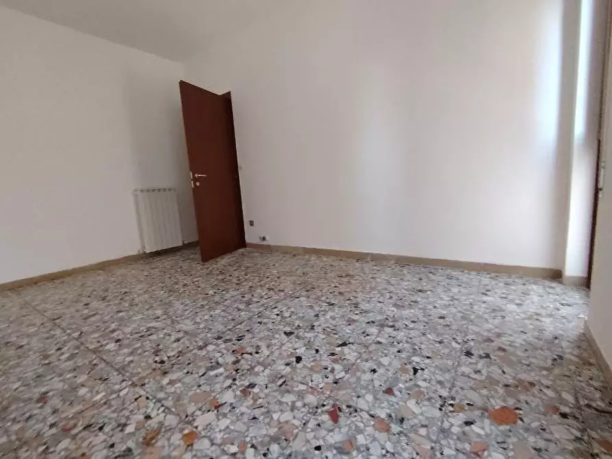 Immagine 8 di Appartamento in vendita  a Massa