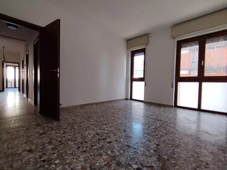 Immagine 7 di Appartamento in vendita  a Massa