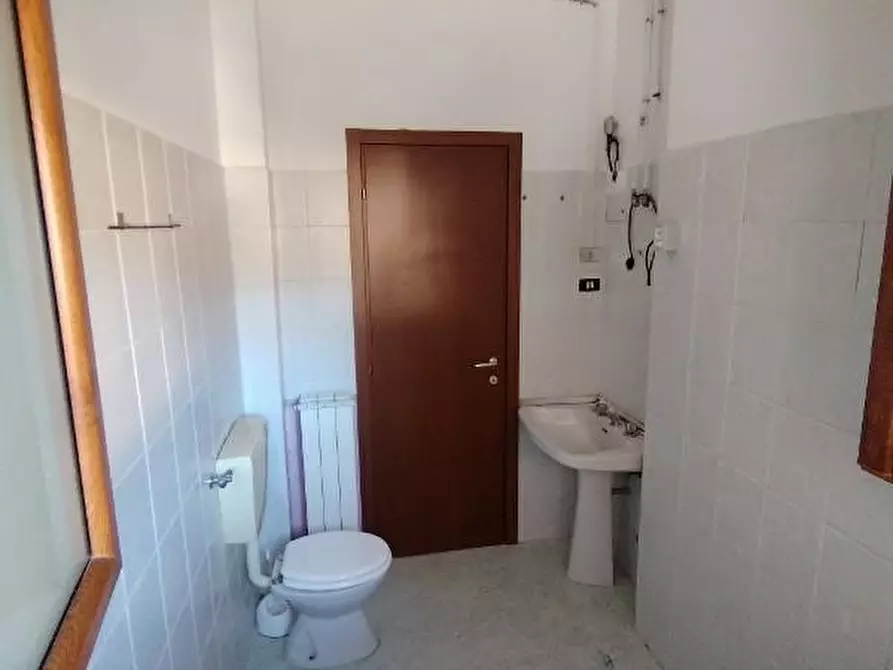 Immagine 25 di Appartamento in vendita  a Massa