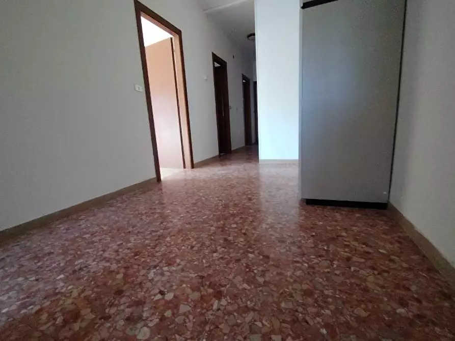 Immagine 10 di Appartamento in vendita  a Massa