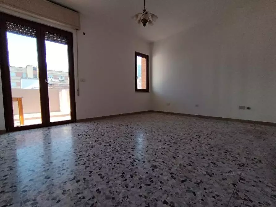 Immagine 16 di Appartamento in vendita  a Massa