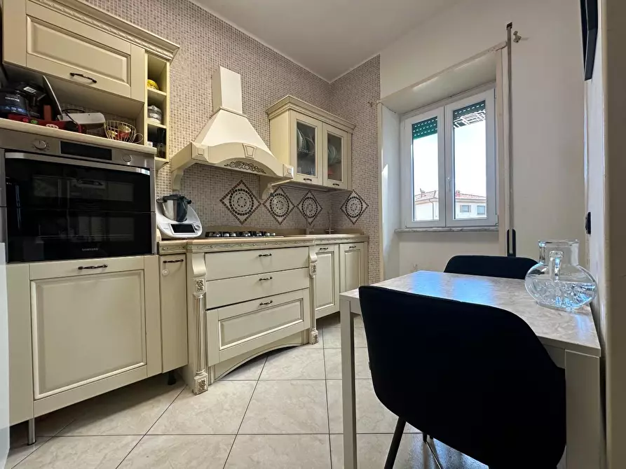 Immagine 16 di Appartamento in vendita  a Viareggio