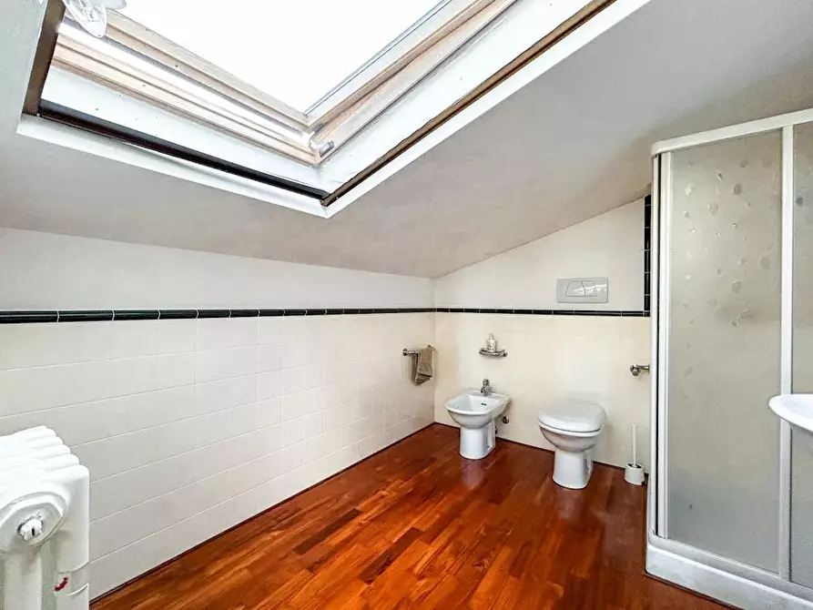 Immagine 70 di Villa in vendita  a Cascina