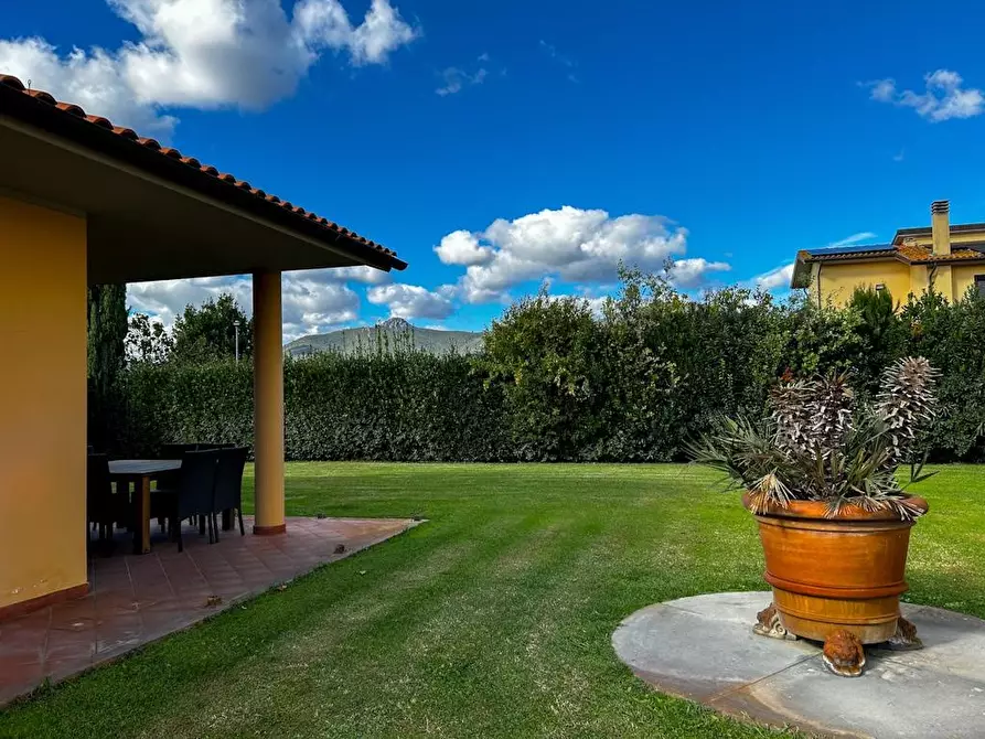 Immagine 24 di Villa in vendita  a Cascina