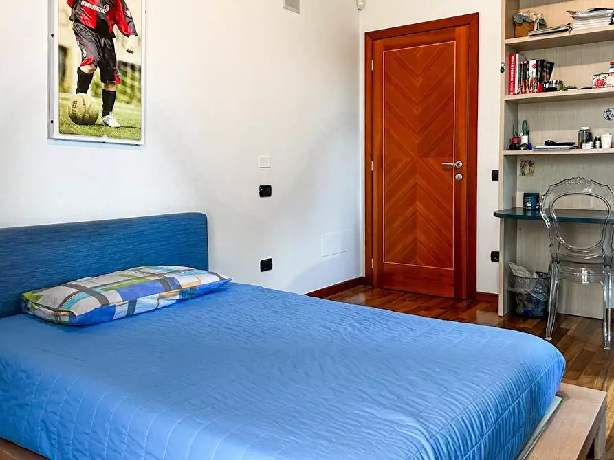 Immagine 55 di Villa in vendita  a Cascina