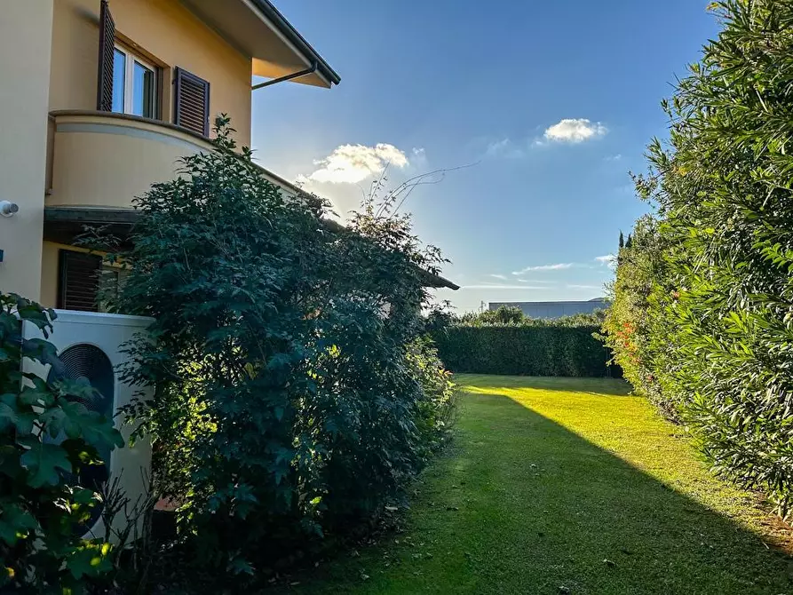 Immagine 21 di Villa in vendita  a Cascina