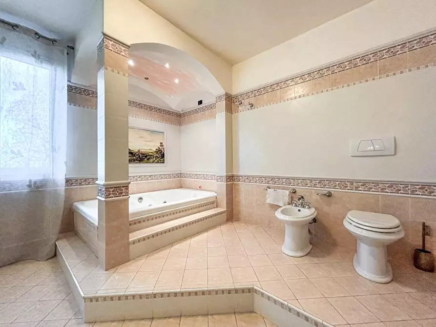 Immagine 62 di Villa in vendita  a Cascina