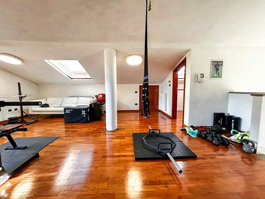 Immagine 66 di Villa in vendita  a Cascina