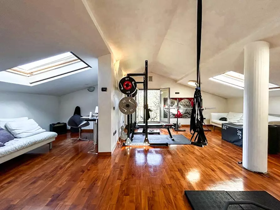 Immagine 65 di Villa in vendita  a Cascina