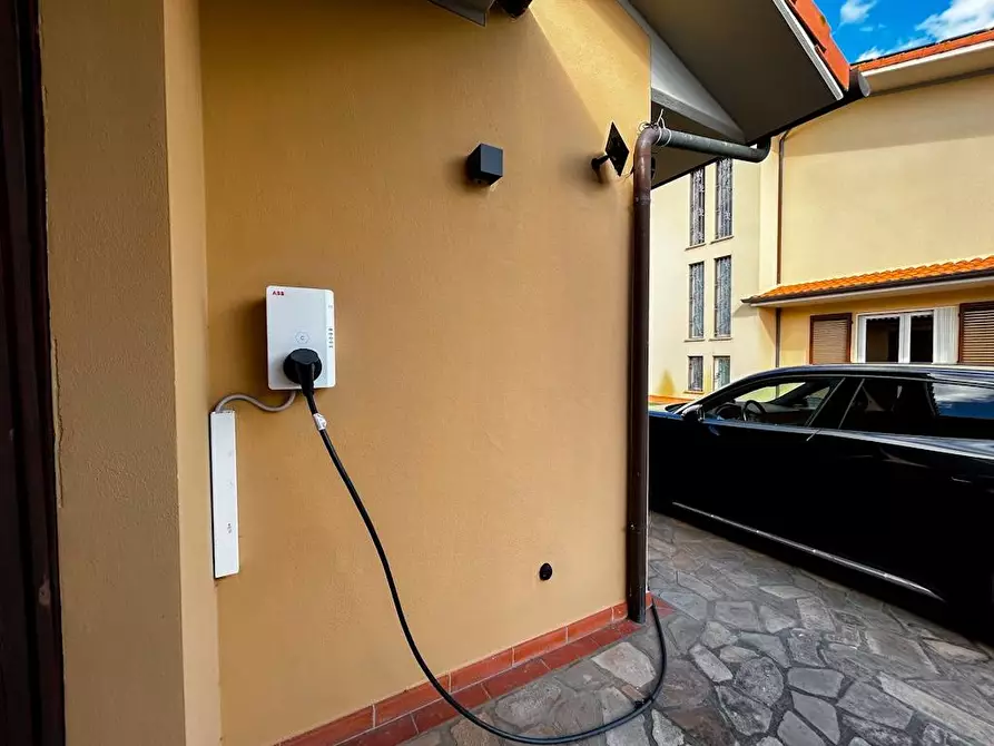 Immagine 32 di Villa in vendita  a Cascina