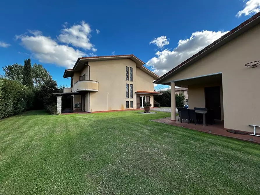 Immagine 20 di Villa in vendita  a Cascina