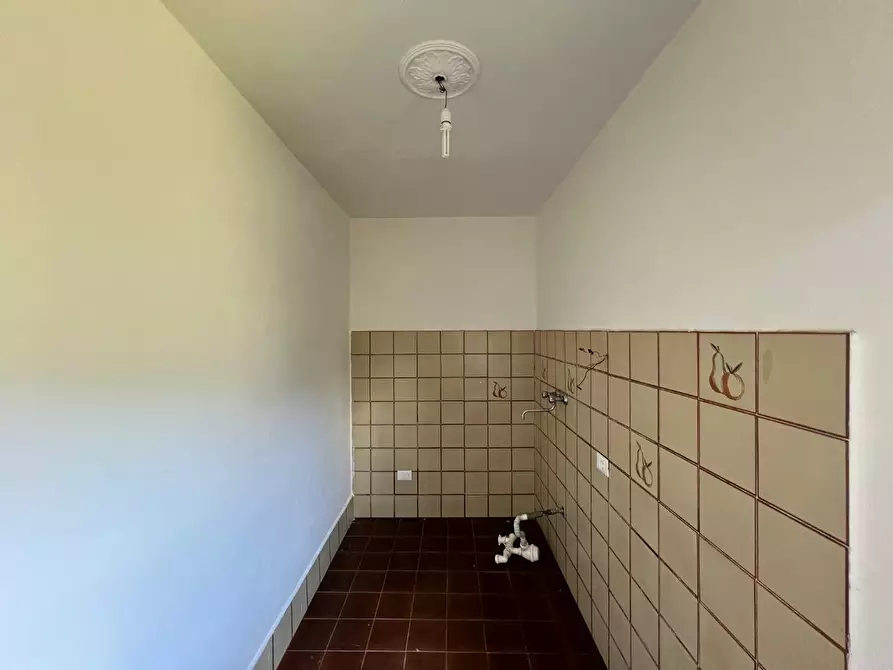 Immagine 19 di Villa in vendita  a Calci