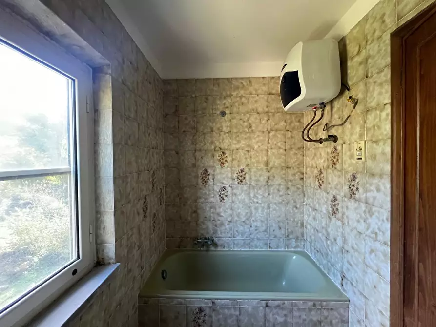 Immagine 30 di Villa in vendita  a Calci