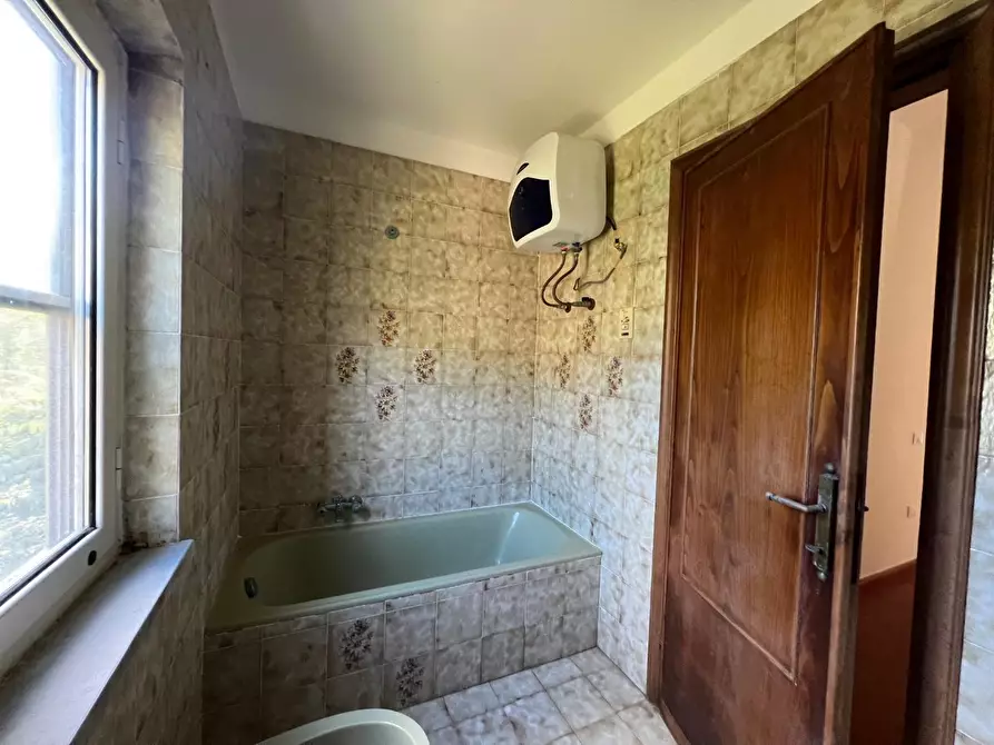 Immagine 33 di Villa in vendita  a Calci