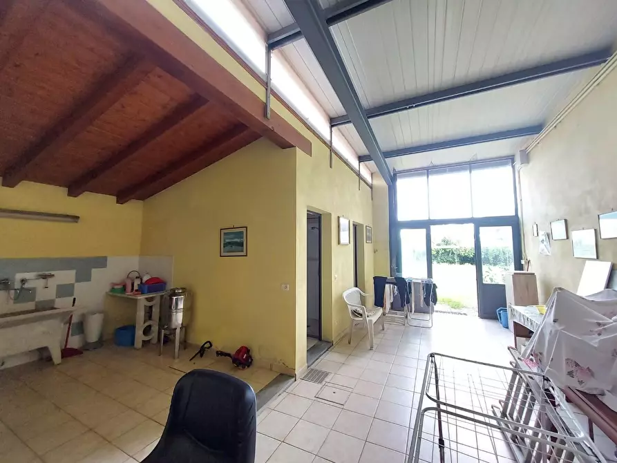 Immagine 16 di Capannone industriale in vendita  a Lucca