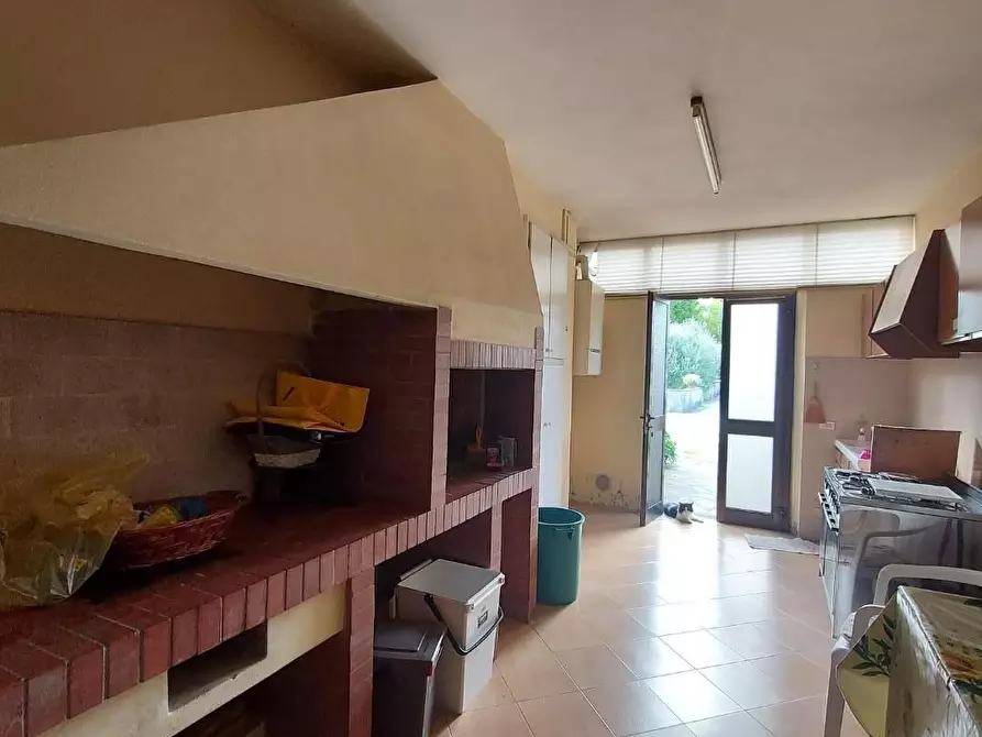 Immagine 17 di Capannone industriale in vendita  a Lucca