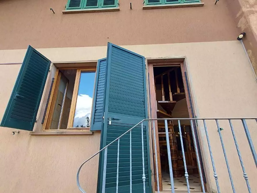 Immagine 29 di Capannone industriale in vendita  a Lucca