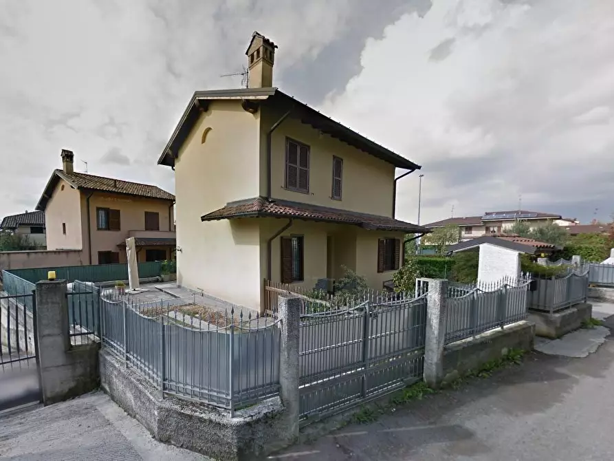 Immagine 2 di Villa in vendita  a Giussano