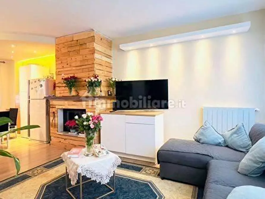 Immagine 1 di Villetta a schiera in vendita  a Uzzano