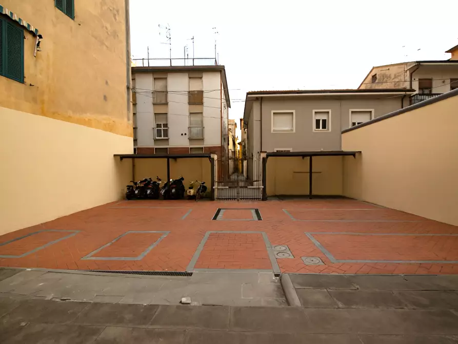 Immagine 11 di Appartamento in vendita  a Pisa