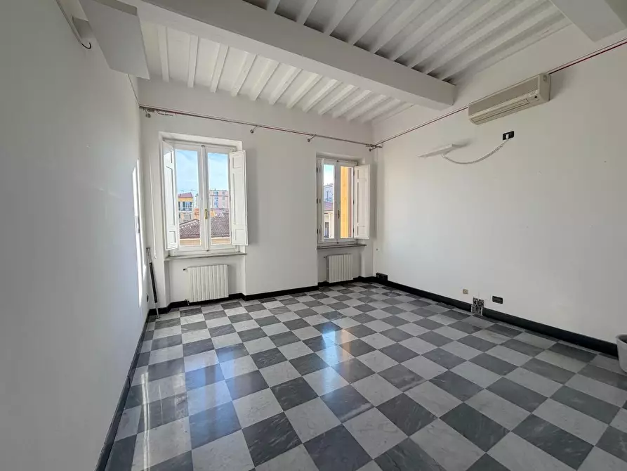 Immagine 51 di Appartamento in vendita  a Pisa