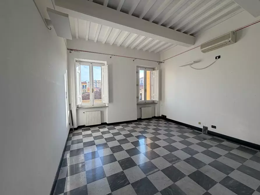 Immagine 50 di Appartamento in vendita  a Pisa