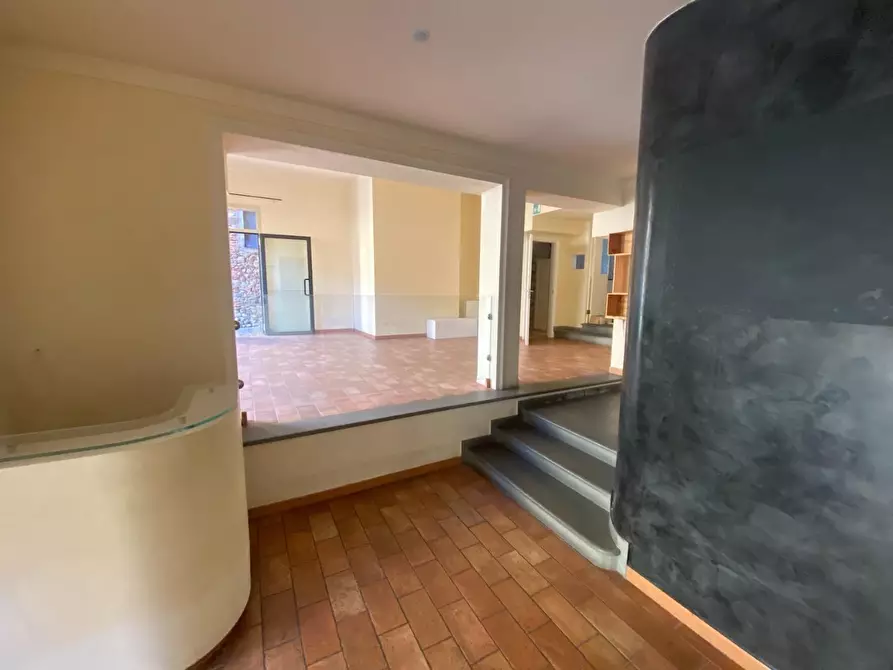 Immagine 13 di Locale commerciale in affitto  a Montelupo Fiorentino