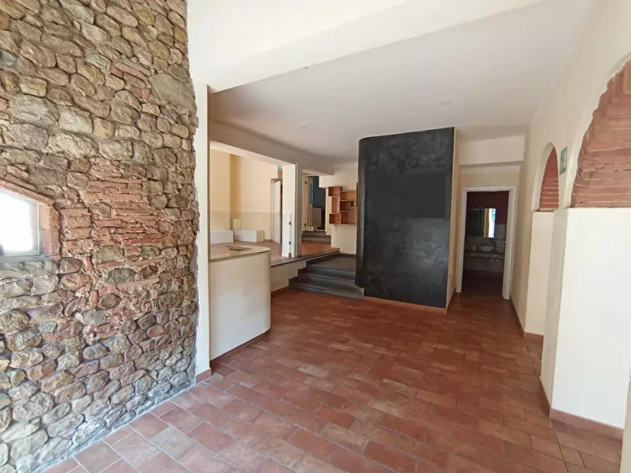 Immagine 5 di Locale commerciale in affitto  a Montelupo Fiorentino