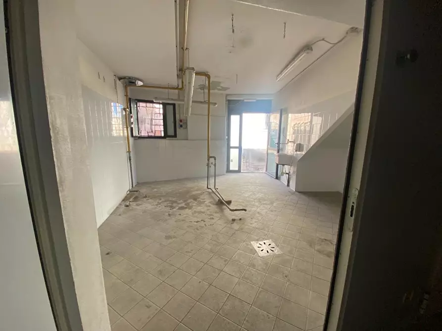 Immagine 16 di Locale commerciale in affitto  a Montelupo Fiorentino