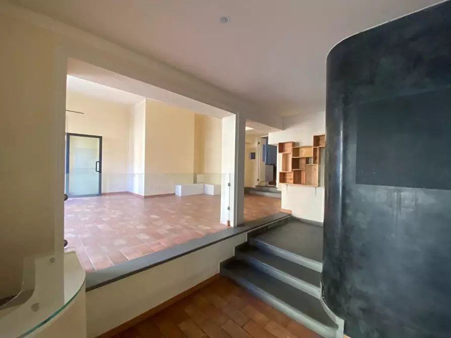 Immagine 11 di Locale commerciale in affitto  a Montelupo Fiorentino