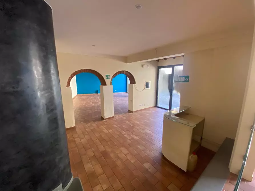 Immagine 19 di Locale commerciale in affitto  a Montelupo Fiorentino