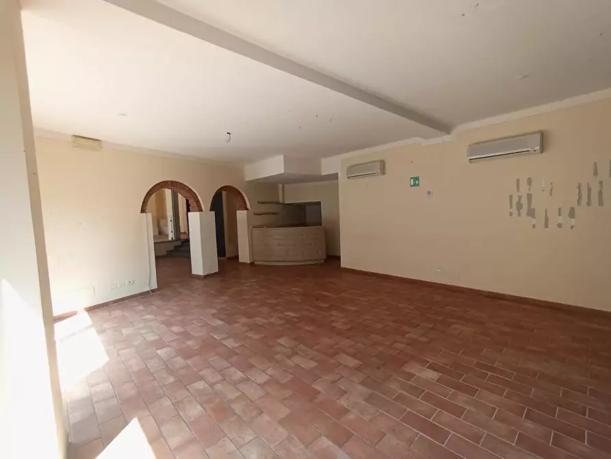 Immagine 1 di Locale commerciale in affitto  a Montelupo Fiorentino