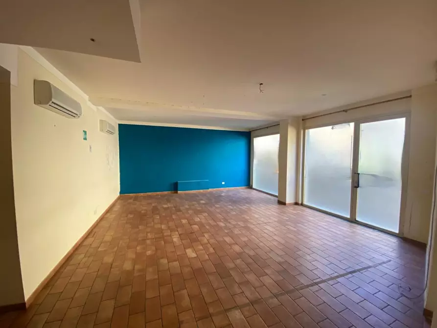 Immagine 12 di Locale commerciale in affitto  a Montelupo Fiorentino