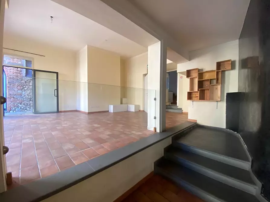 Immagine 10 di Locale commerciale in affitto  a Montelupo Fiorentino