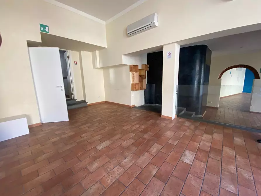Immagine 8 di Locale commerciale in affitto  a Montelupo Fiorentino