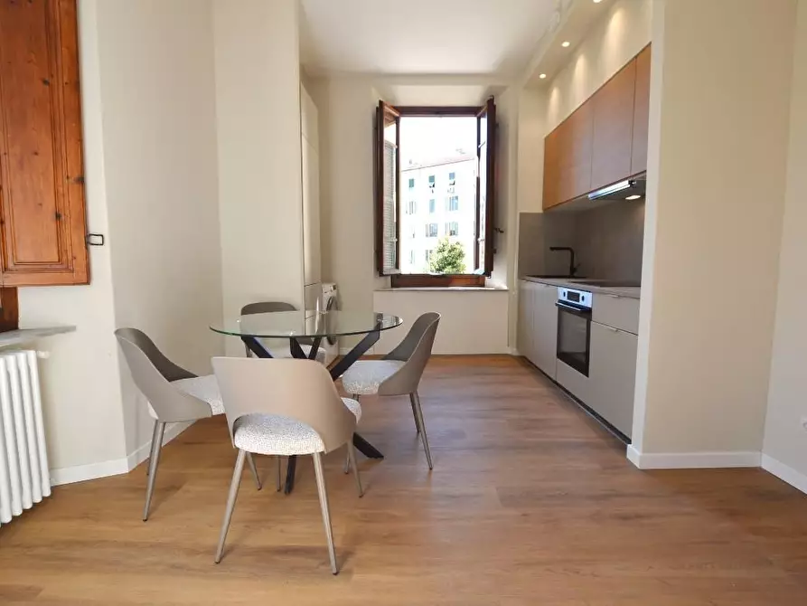 Immagine 12 di Appartamento in vendita  a Lucca