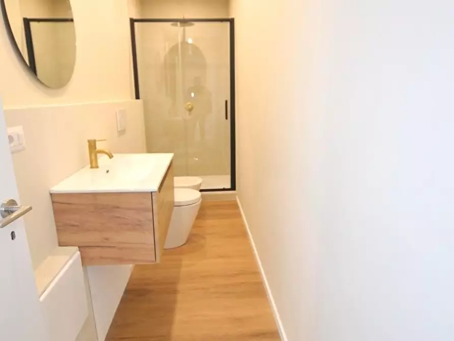 Immagine 26 di Appartamento in vendita  a Lucca