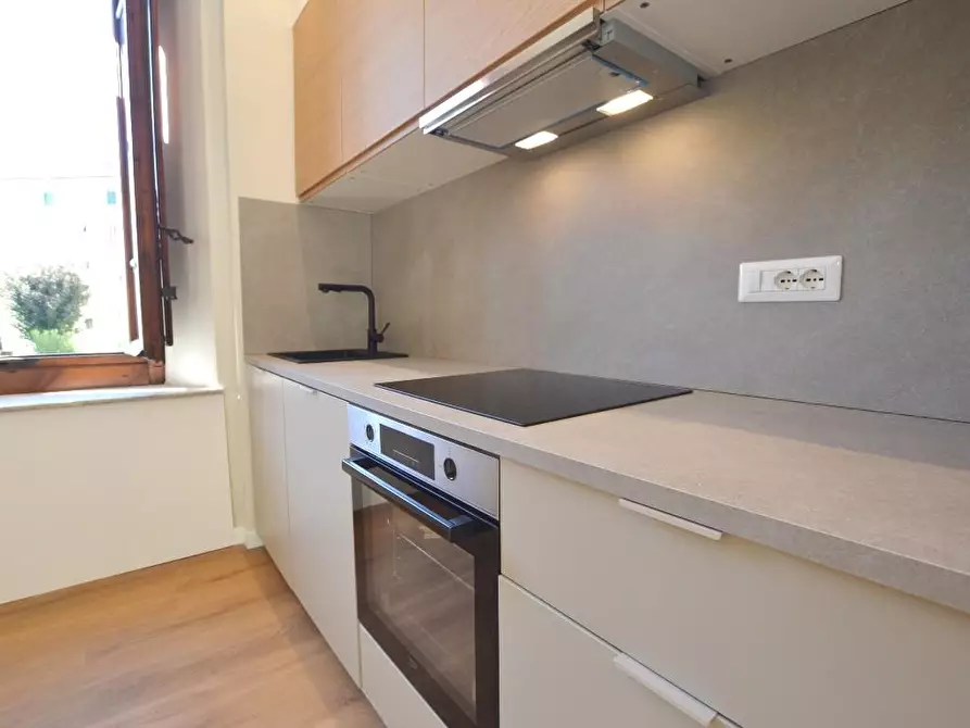 Immagine 14 di Appartamento in vendita  a Lucca