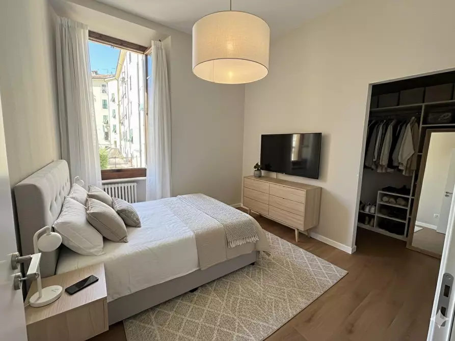 Immagine 3 di Appartamento in vendita  a Lucca