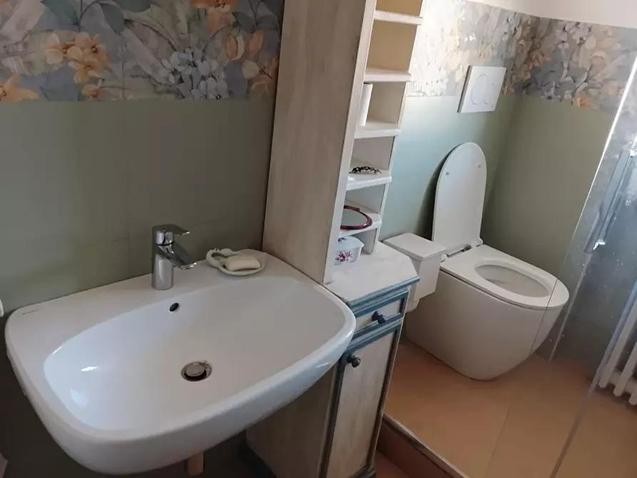 Immagine 9 di Appartamento in vendita  a Livorno