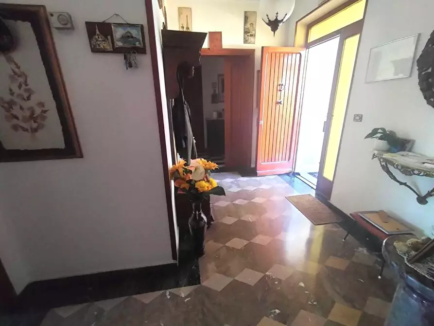 Immagine 12 di Villa in vendita  a Carrara